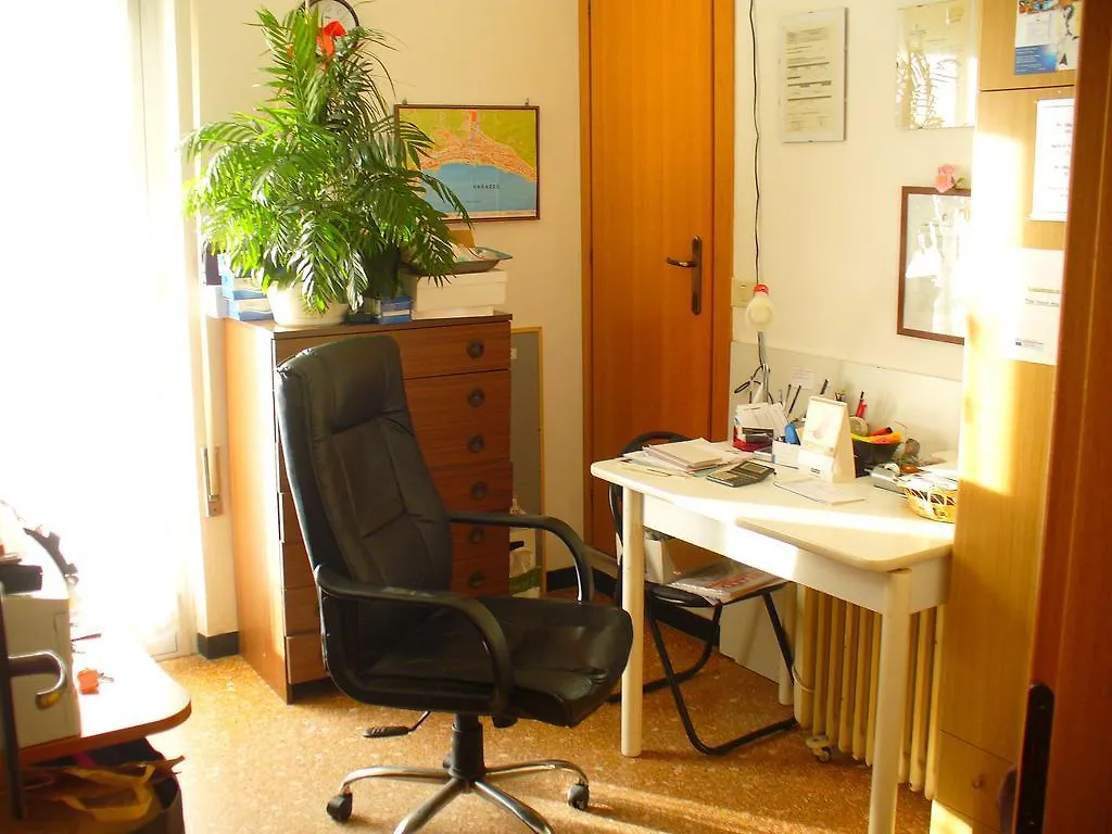 Soggiorno Al Nido Otel Varazze Konukevi