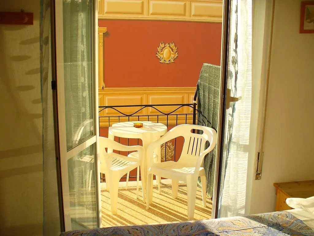 Soggiorno Al Nido Otel Varazze